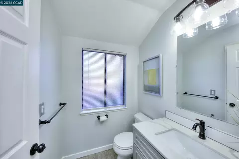 Bath - 123 Coventry, Hercules, CA 94547 photo 3 of 9
