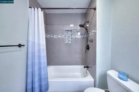 Bath - 123 Coventry, Hercules, CA 94547 photo 9 of 9