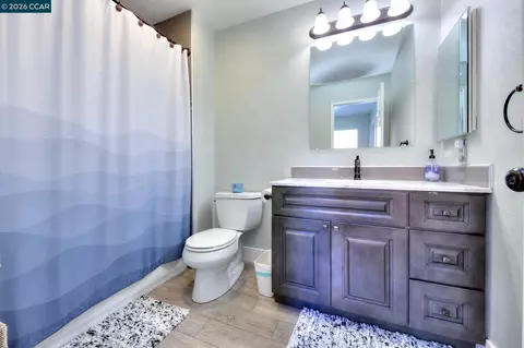 Bath - 123 Coventry, Hercules, CA 94547 photo 8 of 9