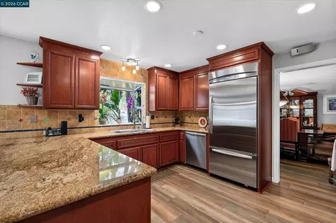Kitchen - 7080 Inclined Pl, Dublin, CA 94568 photo 3 of 4