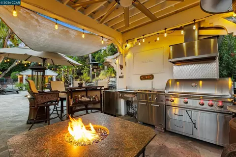 Kitchen - 7080 Inclined Pl, Dublin, CA 94568 photo 4 of 4