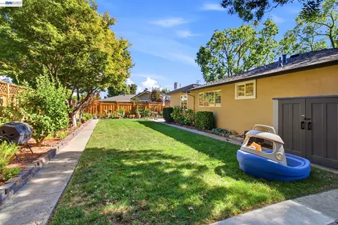 Exterior - 4055 Jensen St, Pleasanton, CA 94566 photo 8 of 9
