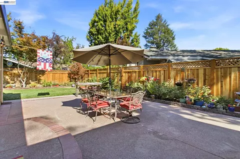 Exterior - 4055 Jensen St, Pleasanton, CA 94566 photo 5 of 9