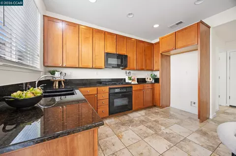 Kitchen - 570 Terrano Ct, Fairfield, CA 94534 photo 1 of 1
