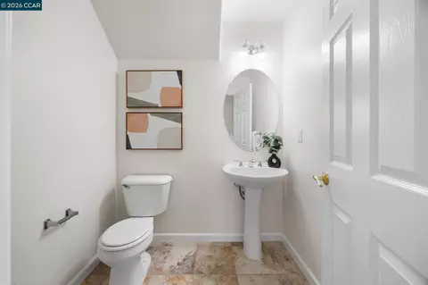 Bath - 570 Terrano Ct, Fairfield, CA 94534 photo 1 of 3