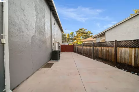 Exterior - 1140 Gilbert Ct, Fremont, CA 94536 photo 13 of 14