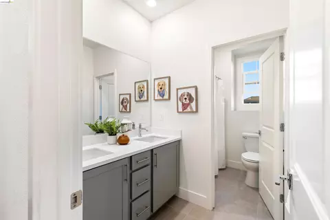 Bath - 539 Gemstone Way, Oakley, CA 94561 photo 2 of 4
