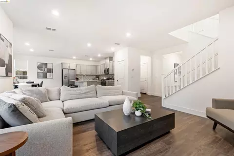 Living - 539 Gemstone Way, Oakley, CA 94561 photo 1 of 1