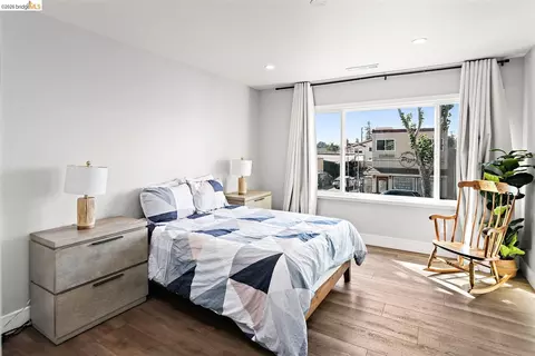Bedroom - 464 E 14th St, San Leandro, CA 94577 photo 2 of 5