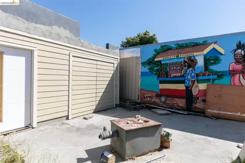 Exterior - 464 E 14th St, San Leandro, CA 94577 photo 4 of 6
