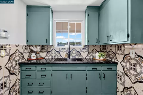 Kitchen - 160 Tennent Ave, Pinole, CA 94564 photo 3 of 5