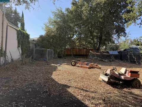 1341 Veale Ave, Martinez, CA 94553 photo 3