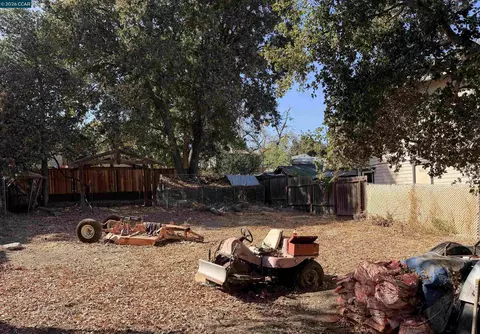 1341 Veale Ave, Martinez, CA 94553 photo 4