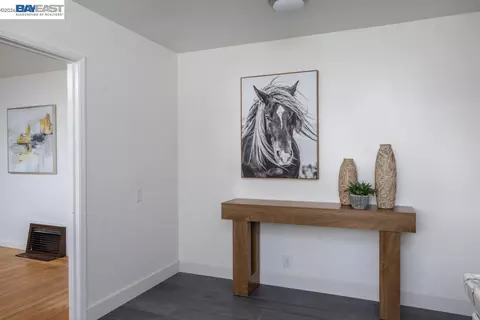 Entry Way - 2223 Lessley Ave, Castro Valley, CA 94546 photo 1 of 1