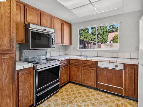 Kitchen - 44508 Japala Pl, Fremont, CA 94539 photo 3 of 5
