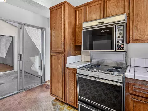 Kitchen - 44508 Japala Pl, Fremont, CA 94539 photo 4 of 5