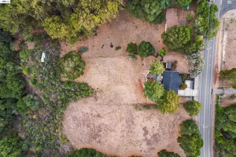 View/Area - 26700 Fairview Ave, Hayward, CA 94542 photo 3 of 3