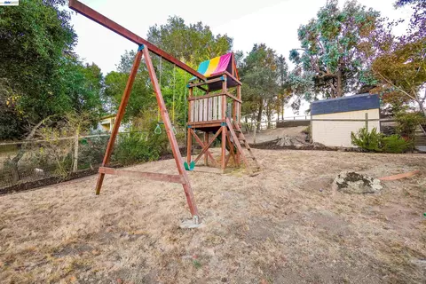 Exterior - 26700 Fairview Ave, Hayward, CA 94542 photo 36 of 37