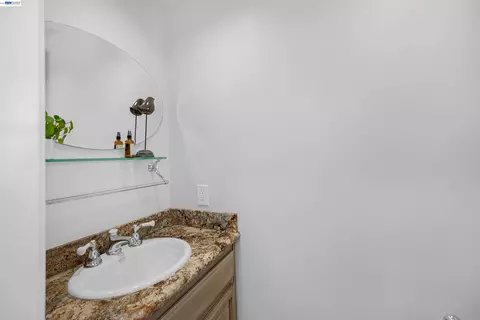 Bath - 26700 Fairview Ave, Hayward, CA 94542 photo 1 of 6