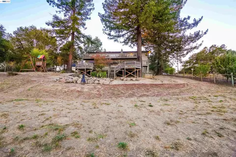 Exterior - 26700 Fairview Ave, Hayward, CA 94542 photo 35 of 37