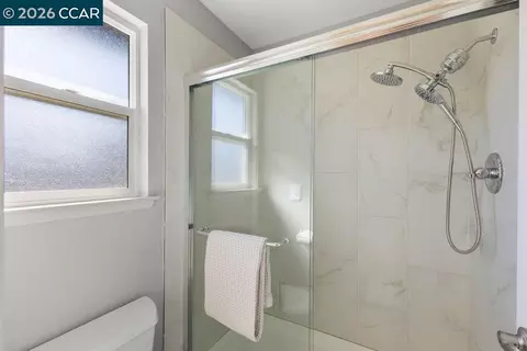 Bath - 3632 Dormer Ave, Concord, CA 94519 photo 3 of 3