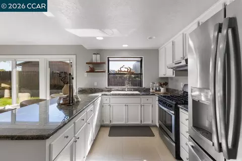 Kitchen - 3632 Dormer Ave, Concord, CA 94519 photo 1 of 6