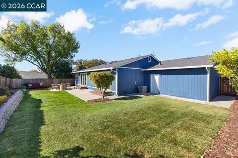 Exterior - 3632 Dormer Ave, Concord, CA 94519 photo 5 of 11