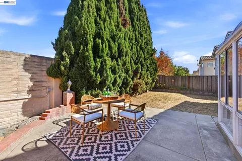 Exterior - 32409 Seaside Dr, Union City, CA 94587 photo 2 of 6