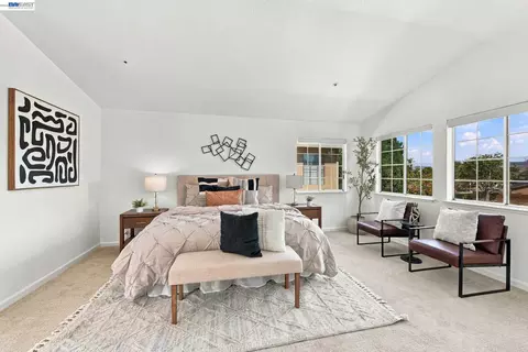 Bedroom - 32409 Seaside Dr, Union City, CA 94587 photo 1 of 4