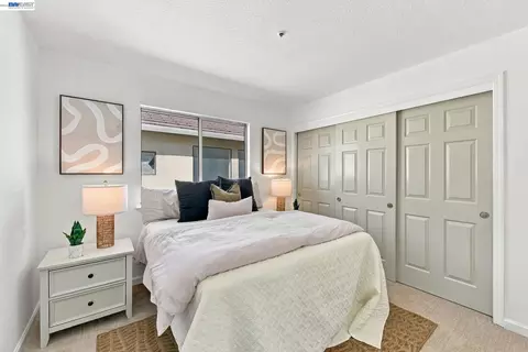 Bedroom - 32409 Seaside Dr, Union City, CA 94587 photo 3 of 4