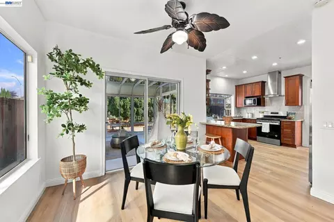 Dining - 32409 Seaside Dr, Union City, CA 94587 photo 4 of 5