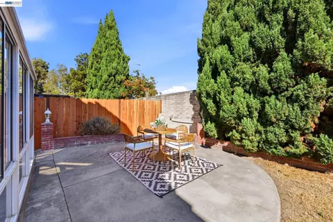 Exterior - 32409 Seaside Dr, Union City, CA 94587 photo 3 of 6