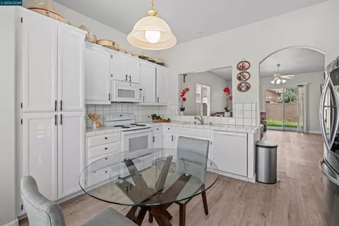 Kitchen - 2408 Amber Elm, Modesto, CA 95355 photo 2 of 4