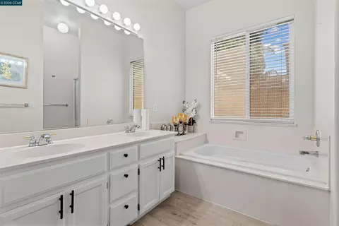 Bath - 2408 Amber Elm, Modesto, CA 95355 photo 2 of 3