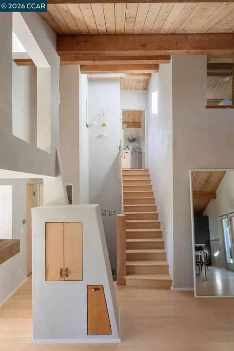 Entry Way - 1046 Amito Dr, Berkeley, CA 94705 photo 3 of 4