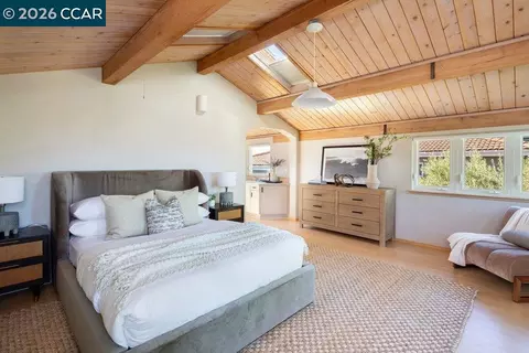 Bedroom - 1046 Amito Dr, Berkeley, CA 94705 photo 5 of 7