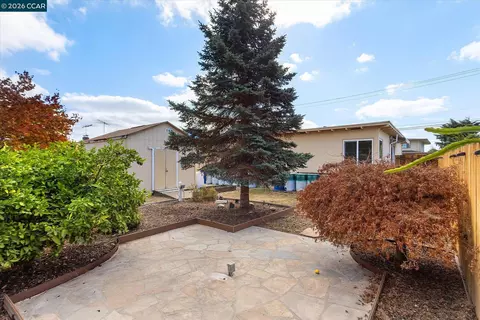 Exterior - 1613 Manor Blvd, San Leandro, CA 94579 photo 10 of 14