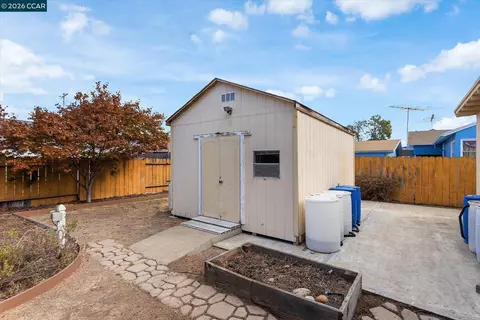 Exterior - 1613 Manor Blvd, San Leandro, CA 94579 photo 12 of 14