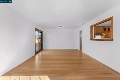 Living - 1613 Manor Blvd, San Leandro, CA 94579 photo 2 of 4