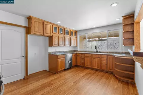 Other - 1613 Manor Blvd, San Leandro, CA 94579 photo 2 of 10