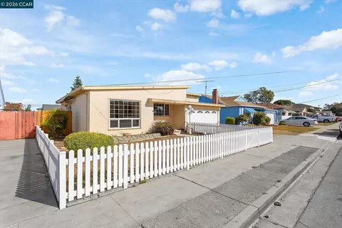 Exterior - 1613 Manor Blvd, San Leandro, CA 94579 photo 3 of 14