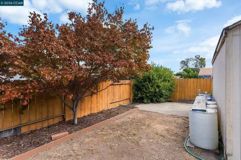 Exterior - 1613 Manor Blvd, San Leandro, CA 94579 photo 11 of 14