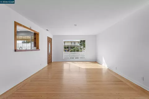 Living - 1613 Manor Blvd, San Leandro, CA 94579 photo 3 of 4
