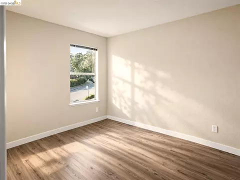 Bedroom - 104 Bridgeview Ct, Crockett, CA 94525 photo 1 of 4