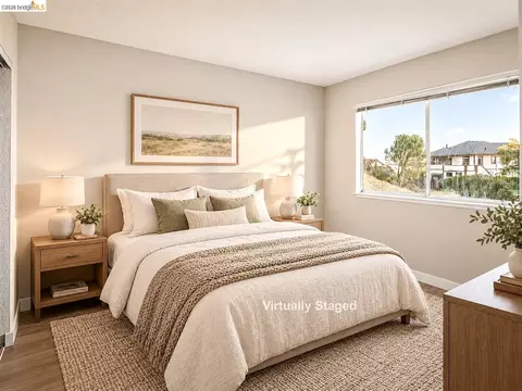 Bedroom - 104 Bridgeview Ct, Crockett, CA 94525 photo 4 of 4