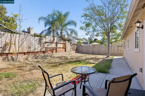 Exterior - 15102 Ryhiner Ln, Lathrop, CA 95330 photo 5 of 11