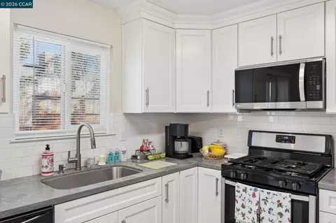 Kitchen - 15102 Ryhiner Ln, Lathrop, CA 95330 photo 4 of 4