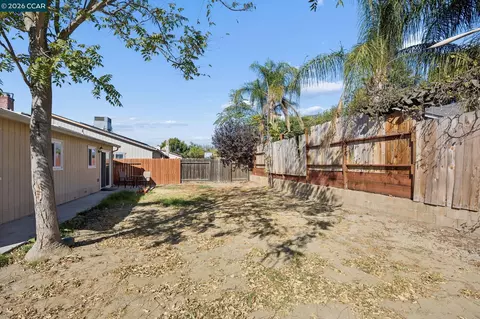 Exterior - 15102 Ryhiner Ln, Lathrop, CA 95330 photo 8 of 11