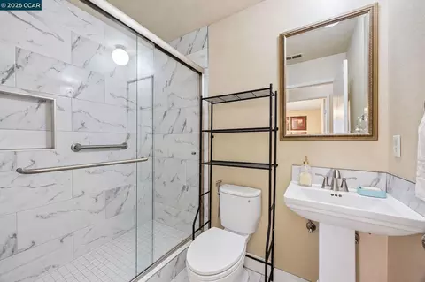 Bath - 15102 Ryhiner Ln, Lathrop, CA 95330 photo 3 of 4
