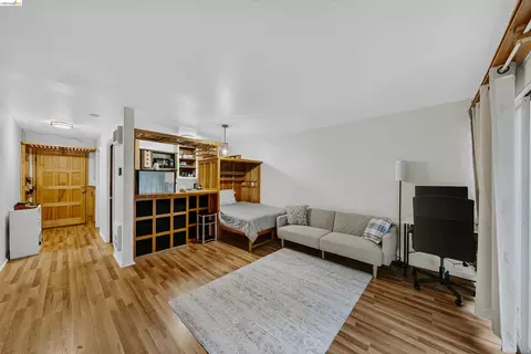 425 Orange St #210, Oakland, CA 94610